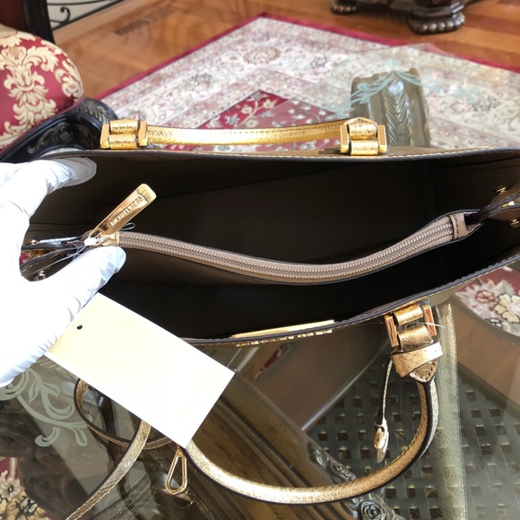 Authentic Michael kors Adele LG satchel&wallet set - Picture 4 of 8